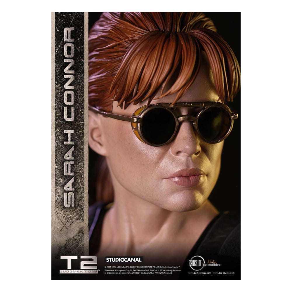 Figurine Sarah Connor T2 - Gros plan sur la main et l'arme