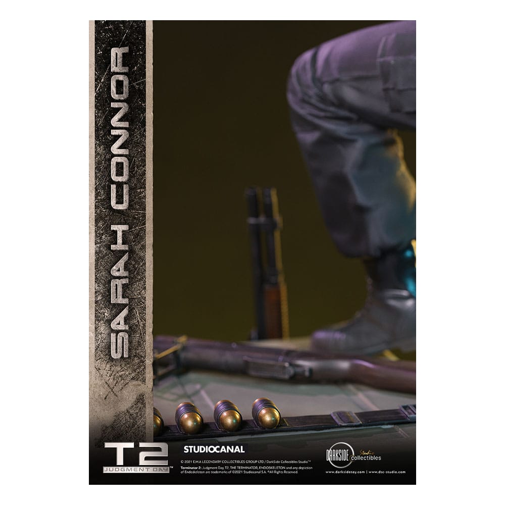 Figurine Terminator 2 Sarah Connor - Détail du pantalon et des genouillères