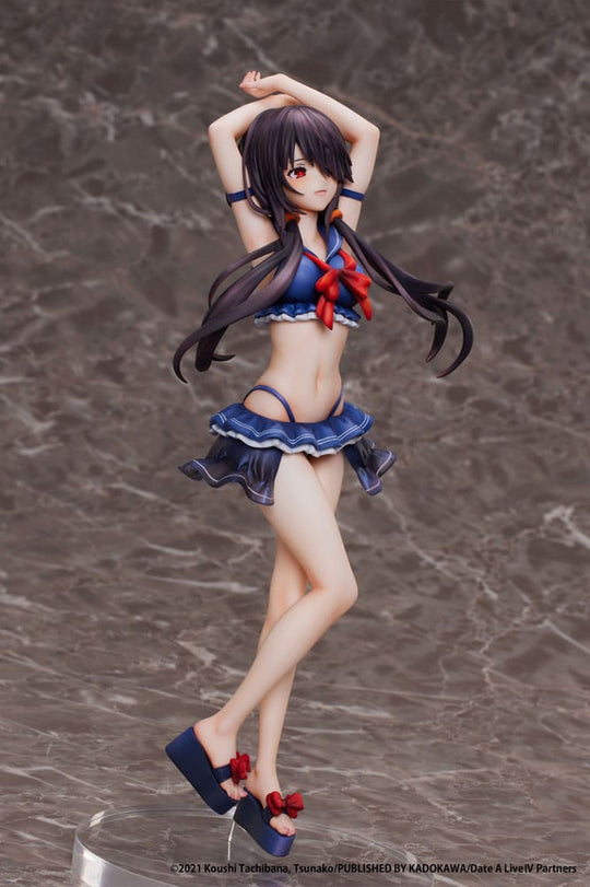 Détail du visage et de la tenue de la figurine Kurumi Tokisaki