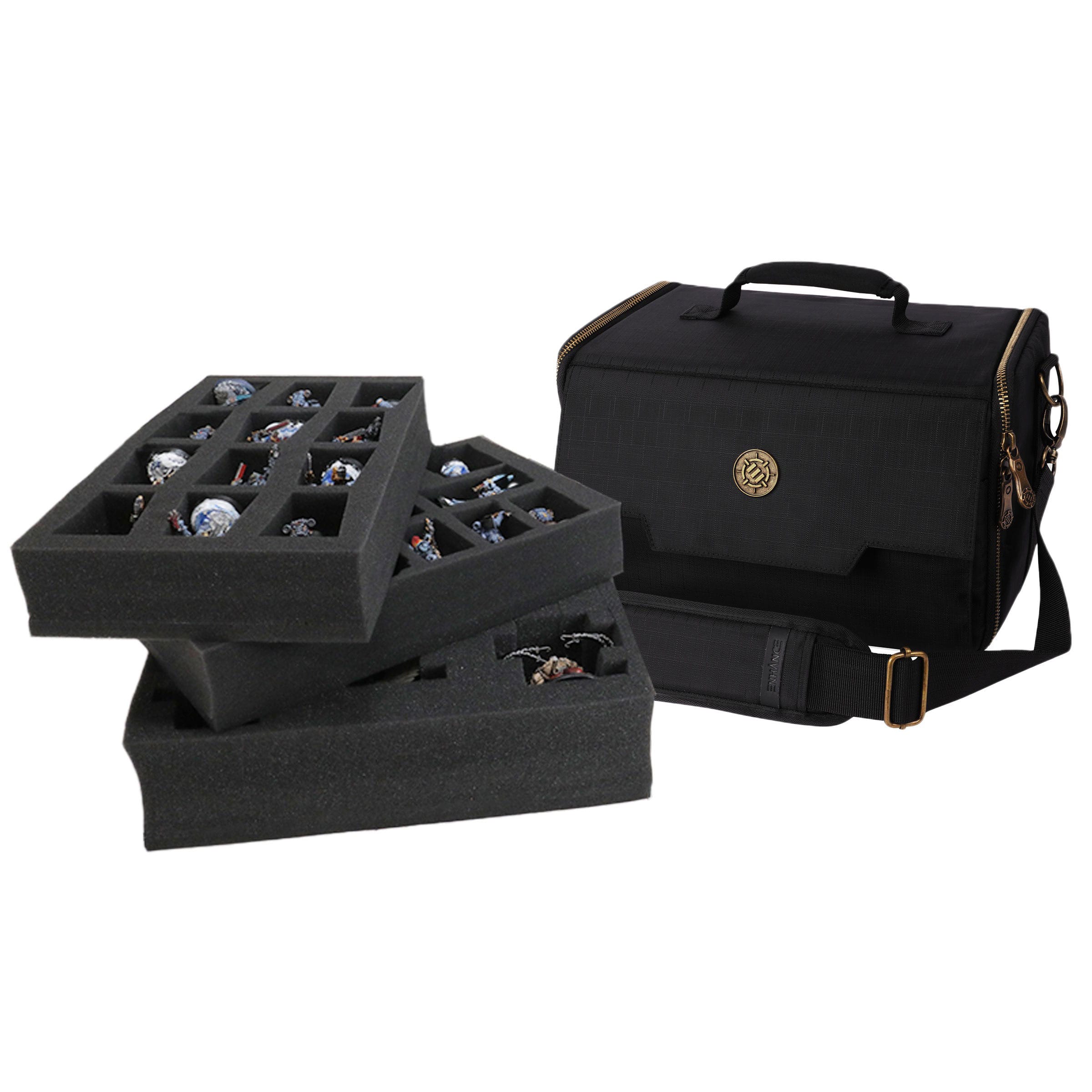 Sac bandoulière Enhance pour figurines RPG ouvert, montrant les inserts en mousse et les compartiments pour miniatures.