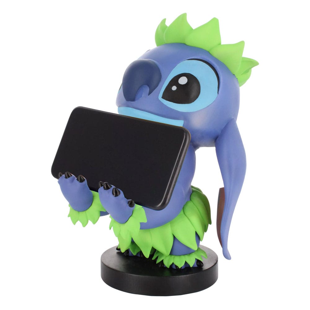 Stitch Hula Cable Guy sur un bureau gaming, organisant l'espace