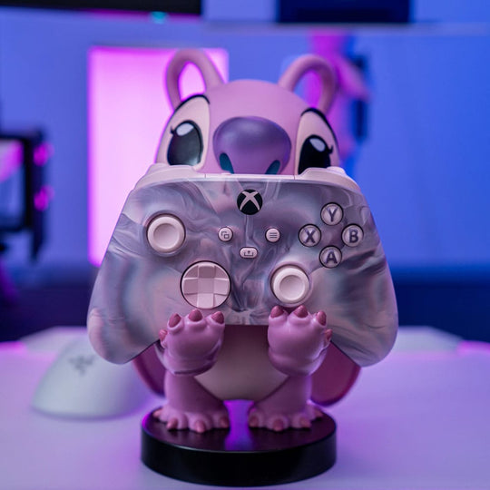 Figurine Angel Cable Guys 21 cm tenant un smartphone