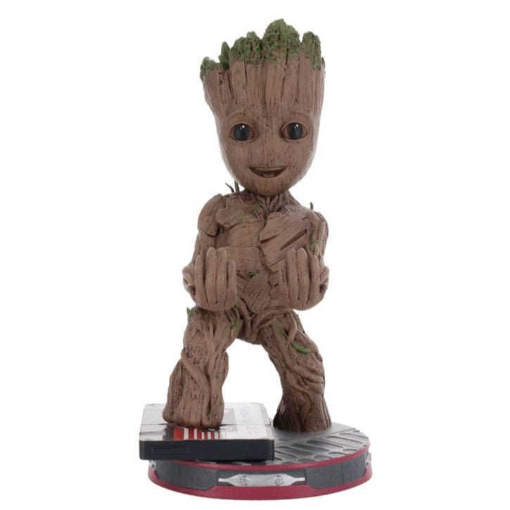 Cable Guys Marvel Groot Smiley Toddler 22cm tenant une manette PS5