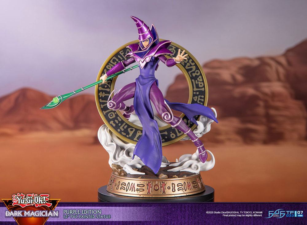 Statuette Dark Magician Purple First 4 Figures en action