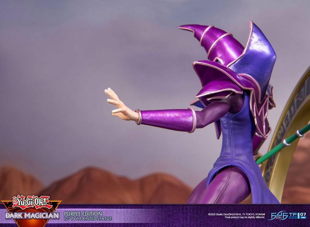 Vue d'ensemble de la statuette Yu-Gi-Oh! Dark Magician Purple