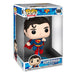 Détail de la figurine Funko POP! Super Sized Superman 25 cm, montrant la qualité du vinyle et les couleurs vives.
