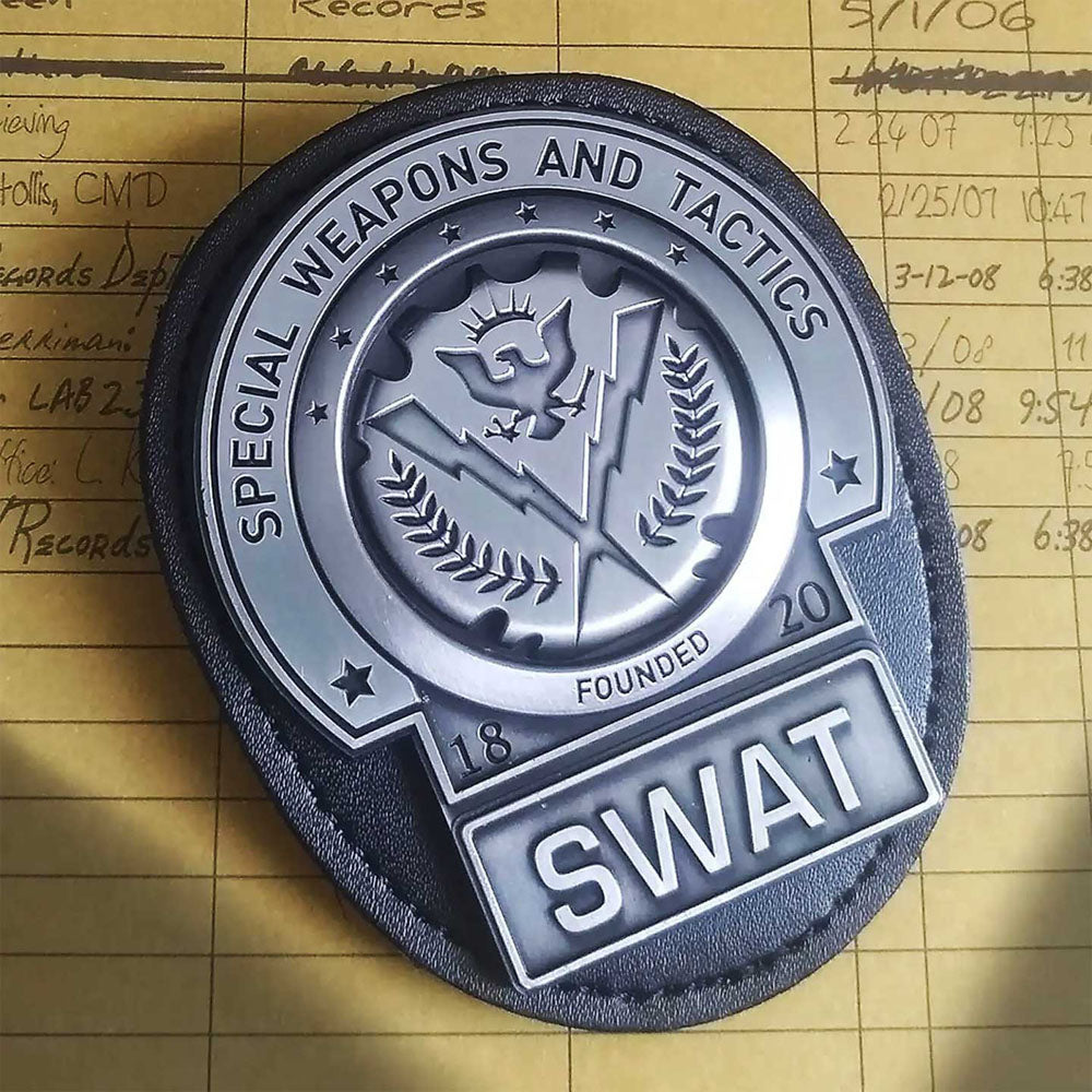Le badge SWAT en métal, un incontournable pour les fans de Batman