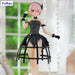 Statuette Ram Cage Dress avec focus sur la texture de la robe