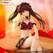 Figurine Kurumi Tokisaki en maillot de bain de profil, posée sur un bol de nouilles