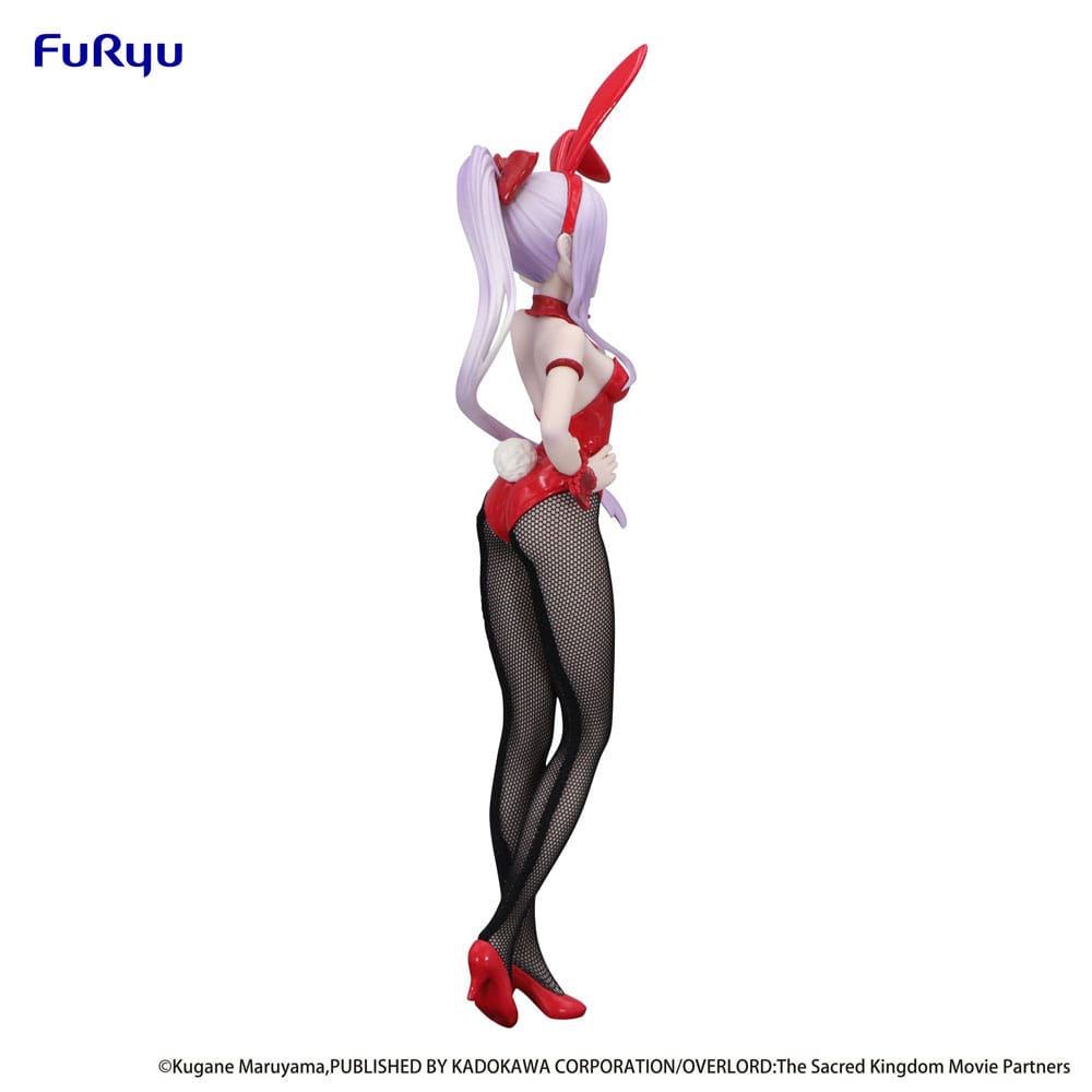 Statuette Overlord Furyu 30cm, gros plan sur la tenue de lapin rouge