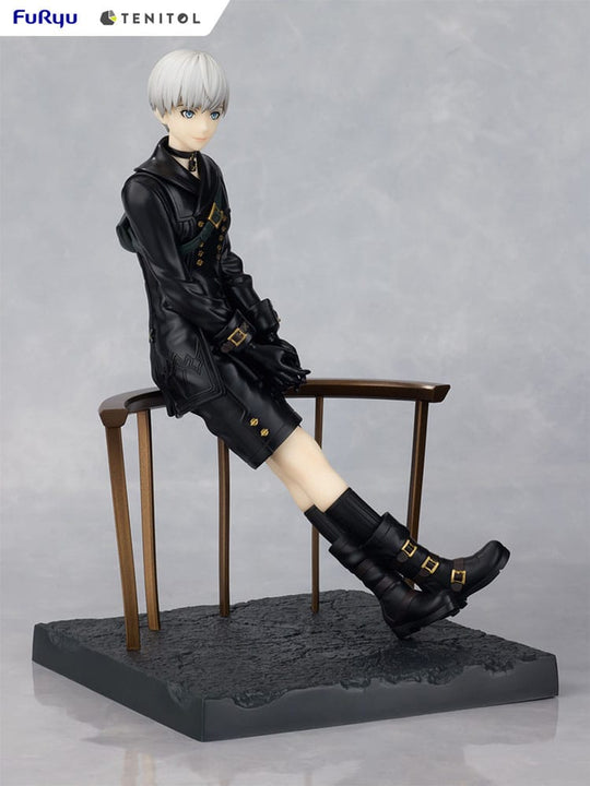 Vue de côté de la statuette 9S Ver1.1a NieR:Automata, montrant la pose dynamique