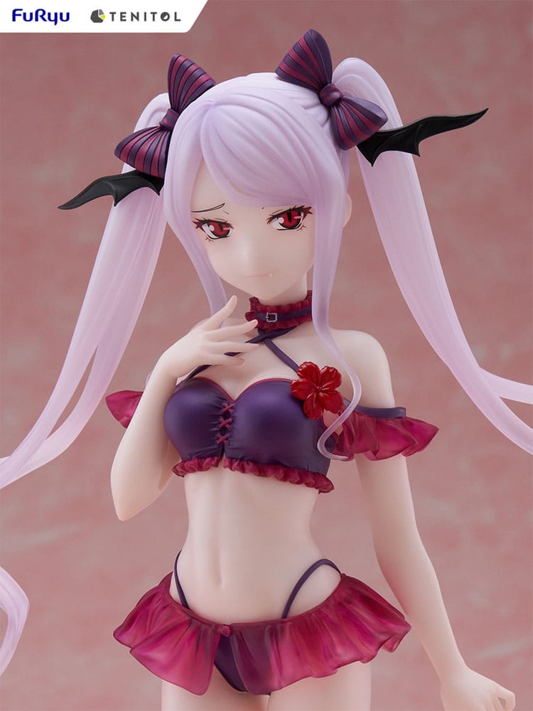 Gros plan sur le visage et l'expression de la statuette Shalltear