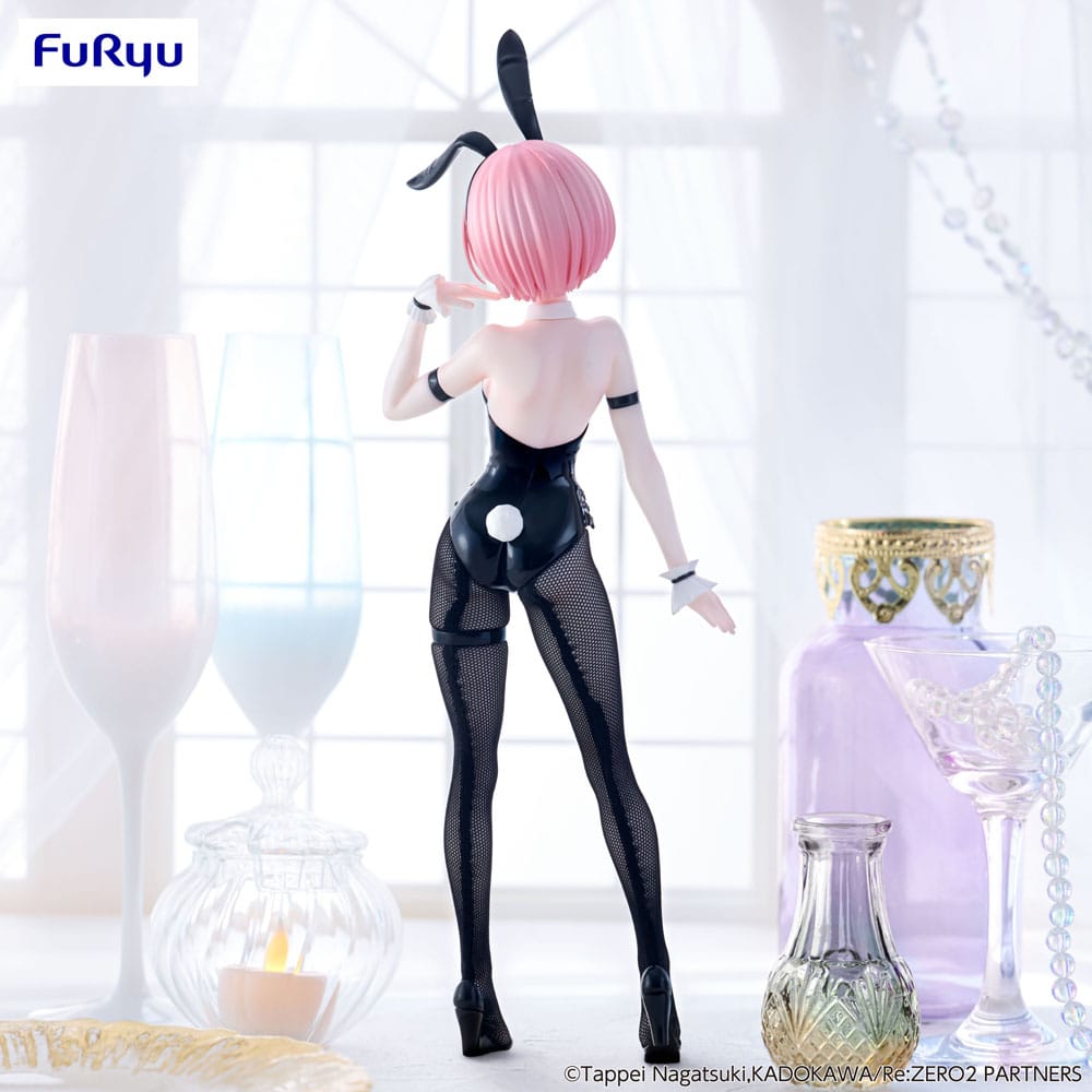 Statuette PVC Re:Zero Ram Furyu - Gros plan sur les détails du socle et des jambes