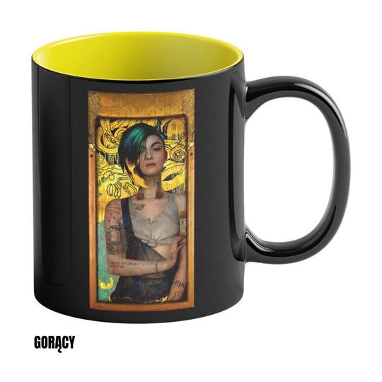 Détail du design artistique de Judy Alvarez sur le mug Cyberpunk 2077 style Klimt