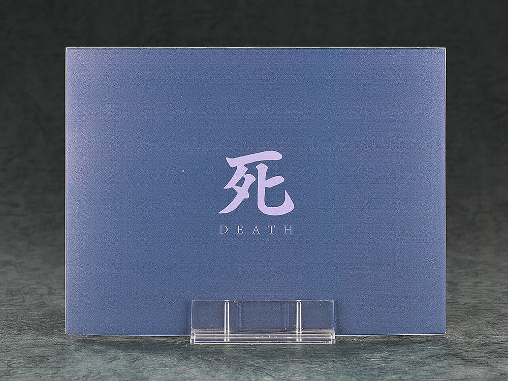 Gros plan sur l'épée et le bras prothétique de la figurine Sekiro