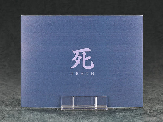 Gros plan sur l'épée et le bras prothétique de la figurine Sekiro