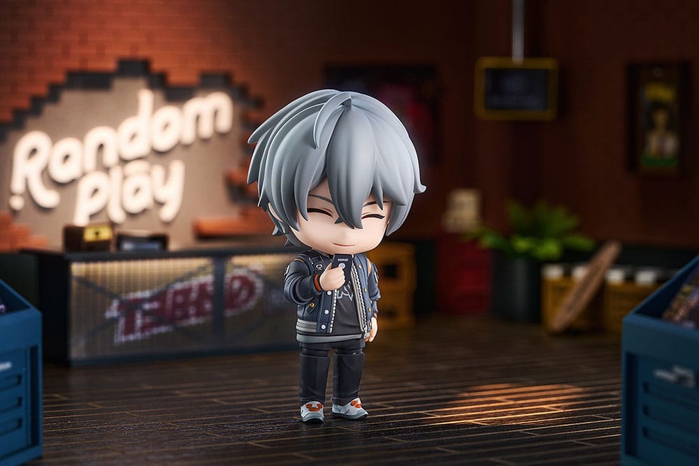 Nendoroid Wise en action, posée sur un socle