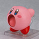 Gros plan sur la figurine Kirby Nendoroid, mettant en valeur les détails de fabrication Good Smile Company