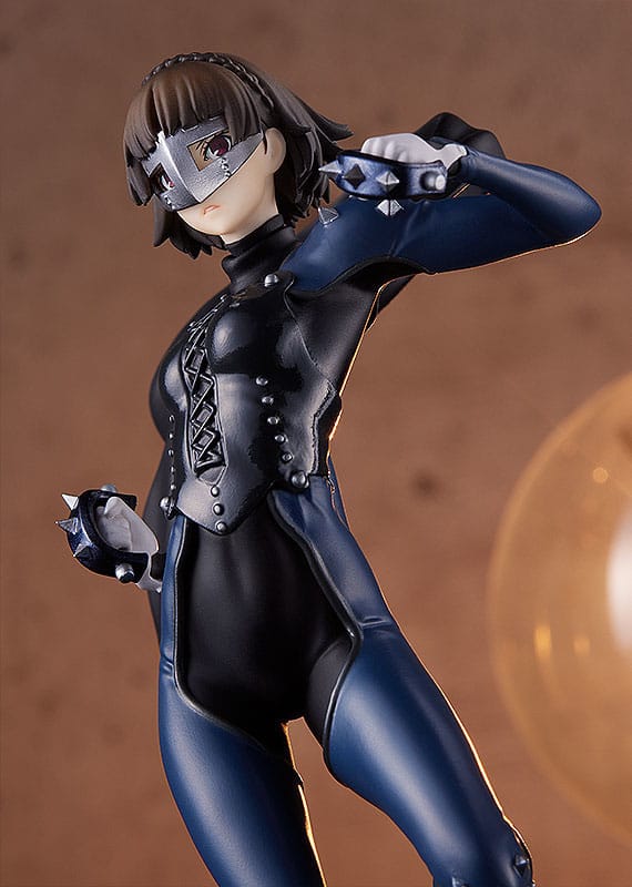 Statuette Persona 5 The Animation Queen - Détail du buste et des accessoires