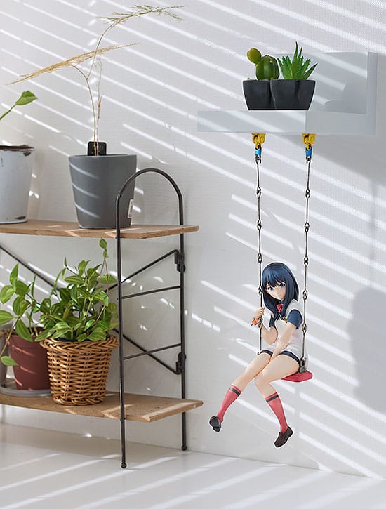 Rikka Takarada statuette PVC 17 cm, vue de côté montrant les détails de la pose