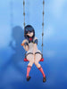 Statuette Rikka Takarada de Gridman Universe, vue de dos avec les détails des vêtements