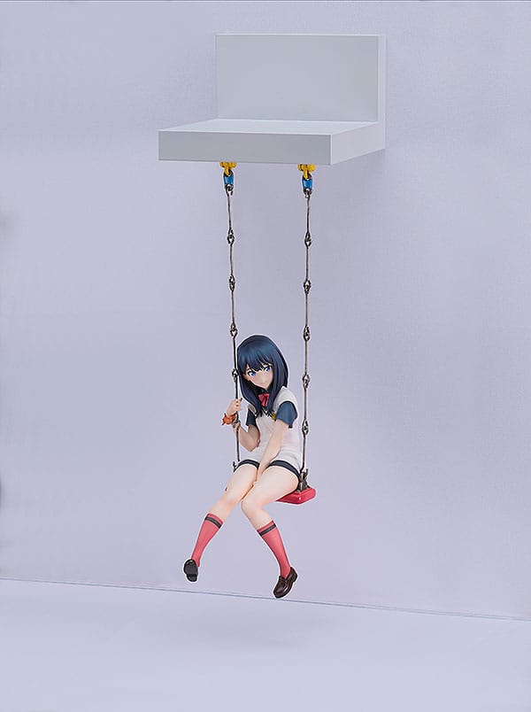 Statuette Rikka Takarada Gridman Universe, angle de vue dynamique