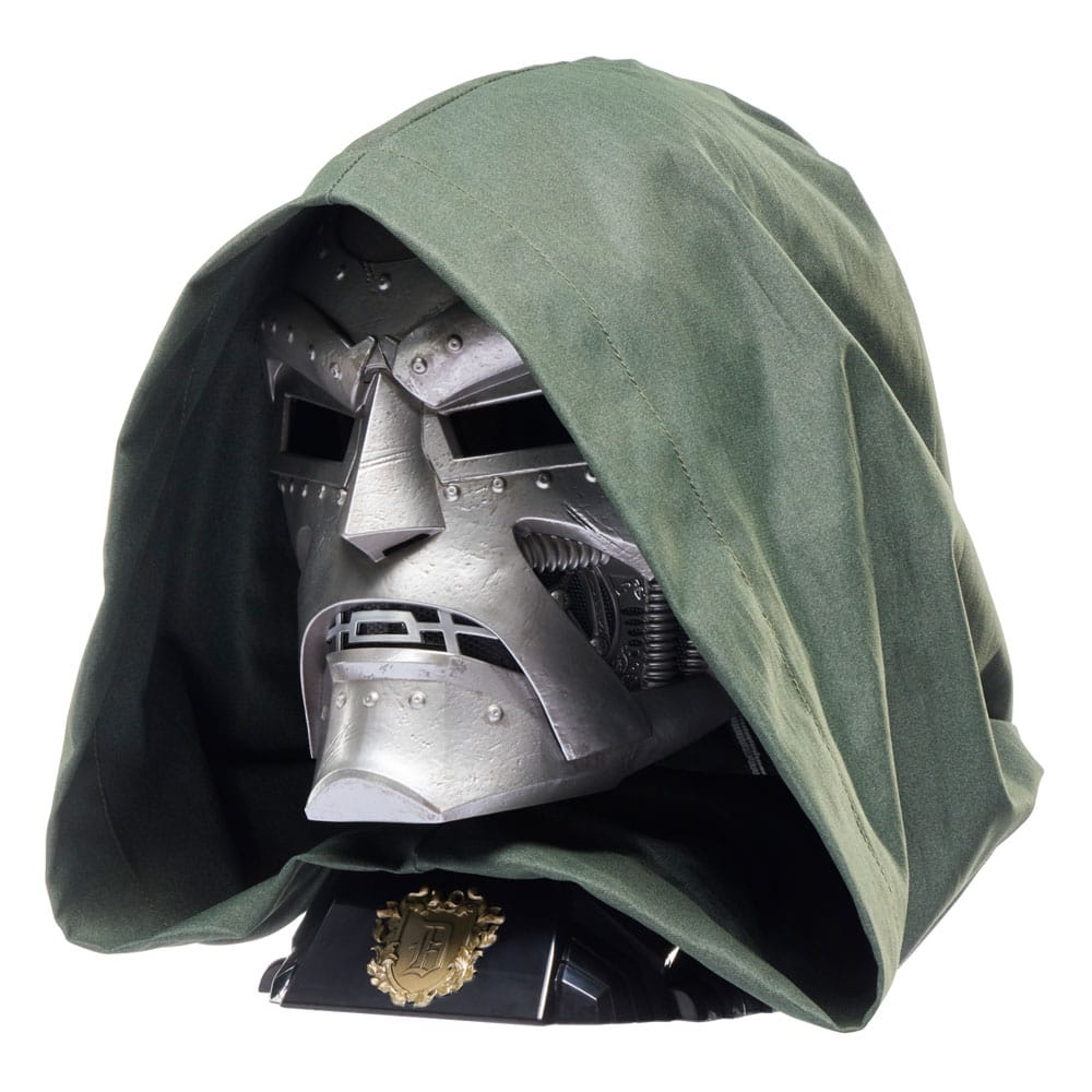 Casque Doctor Doom Marvel Legends de face, réplique premium 1:1
