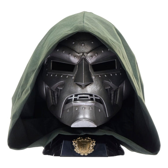 Détail du design métallique et des finitions du casque Doctor Doom