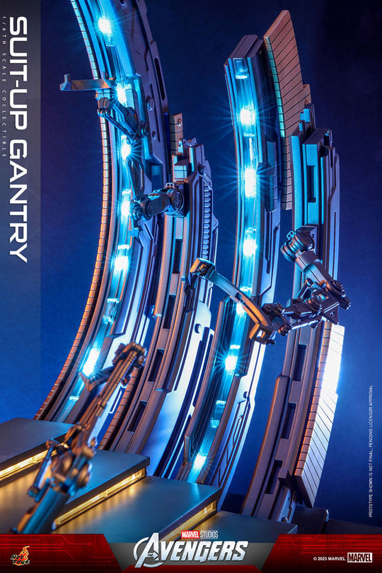 Vue latérale du Hot Toys Iron Man Gantry, montrant la complexité des mécanismes