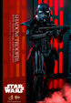 Shadow Trooper Hot Toys posant sur le socle diorama Étoile Noire