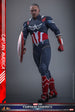 Captain America Hot Toys en pleine action, vue latérale
