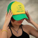 Casquette camionneur Stranger Things jaune et verte, profil gauche