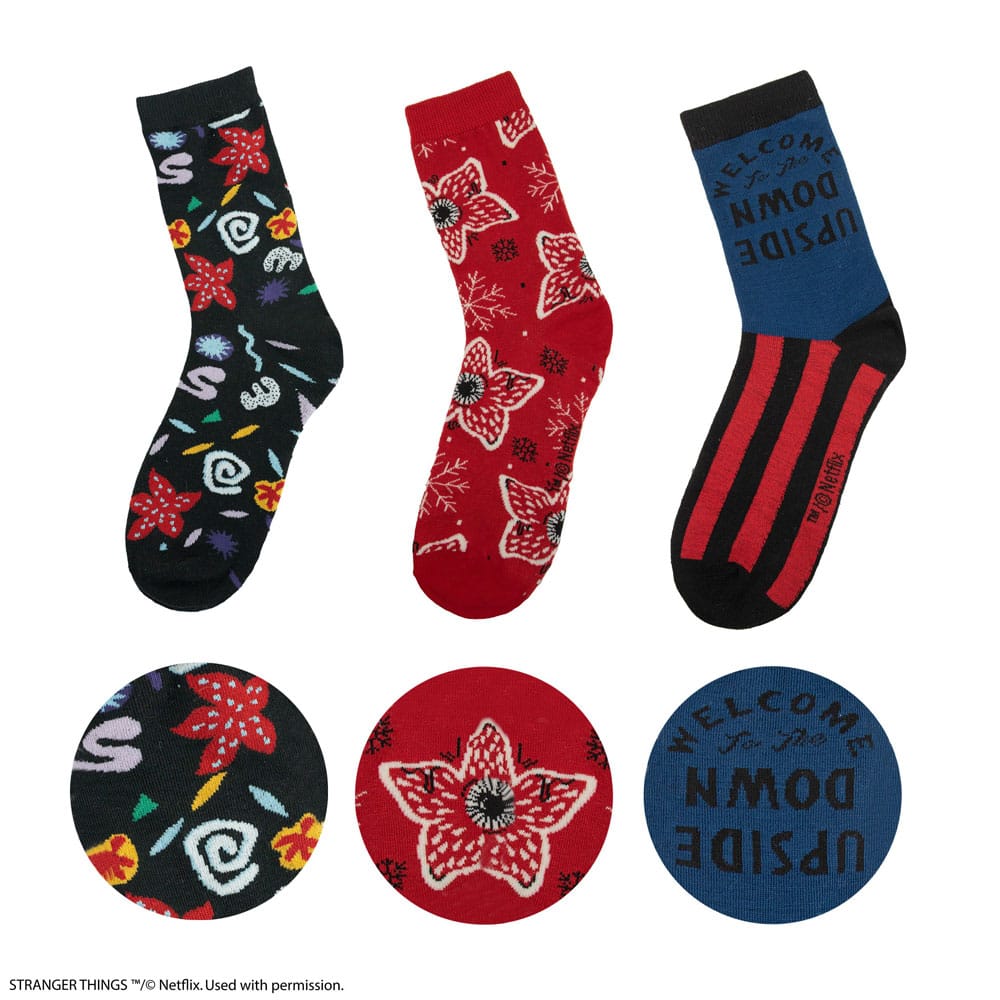 Set de 3 chaussettes Stranger Things Cinereplicas, couleurs noir, rouge, bleu.