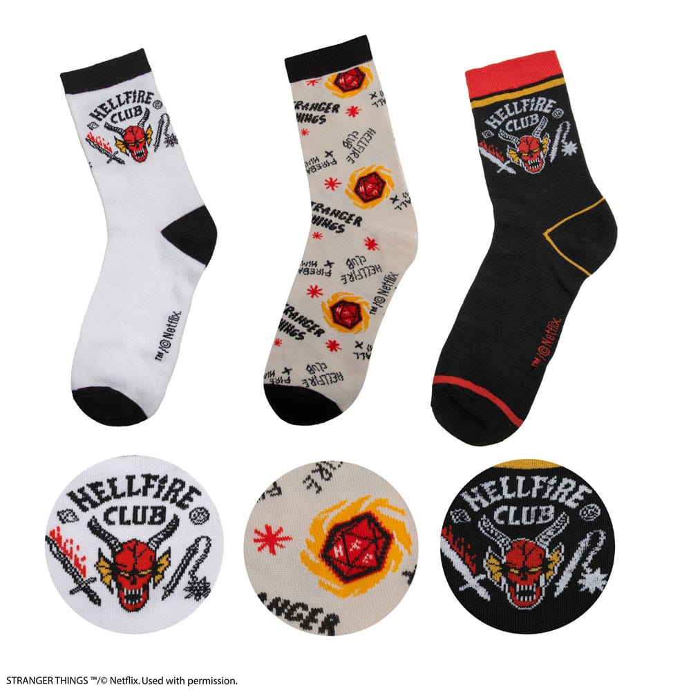 Set complet de 3 paires de chaussettes Stranger Things Hellfire Club Cinereplicas, présentant les différents motifs