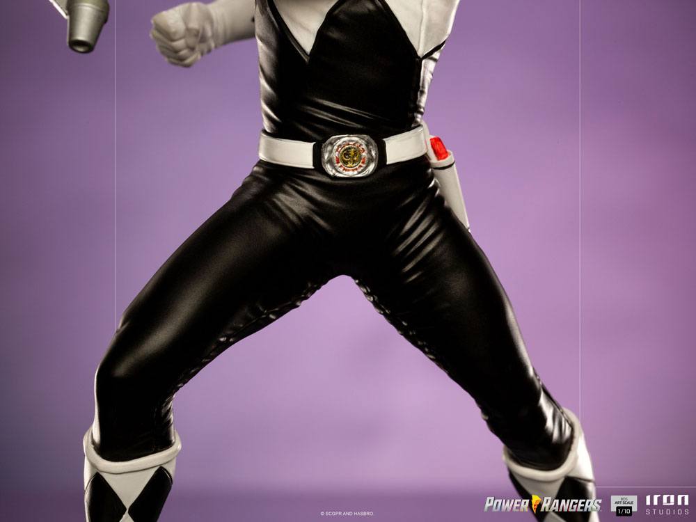 Vue arrière de la statuette Black Ranger Iron Studios