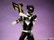 Emballage de la statuette Power Rangers Black Ranger Iron Studios