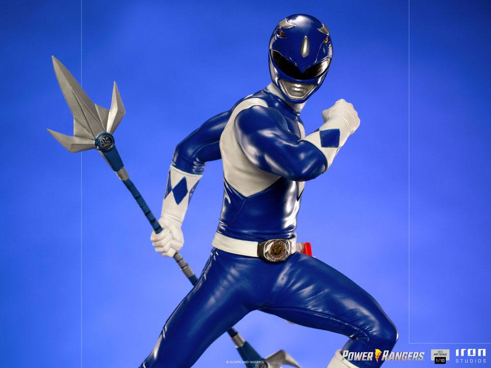 Vue latérale de la statuette Power Rangers Blue Ranger de collection