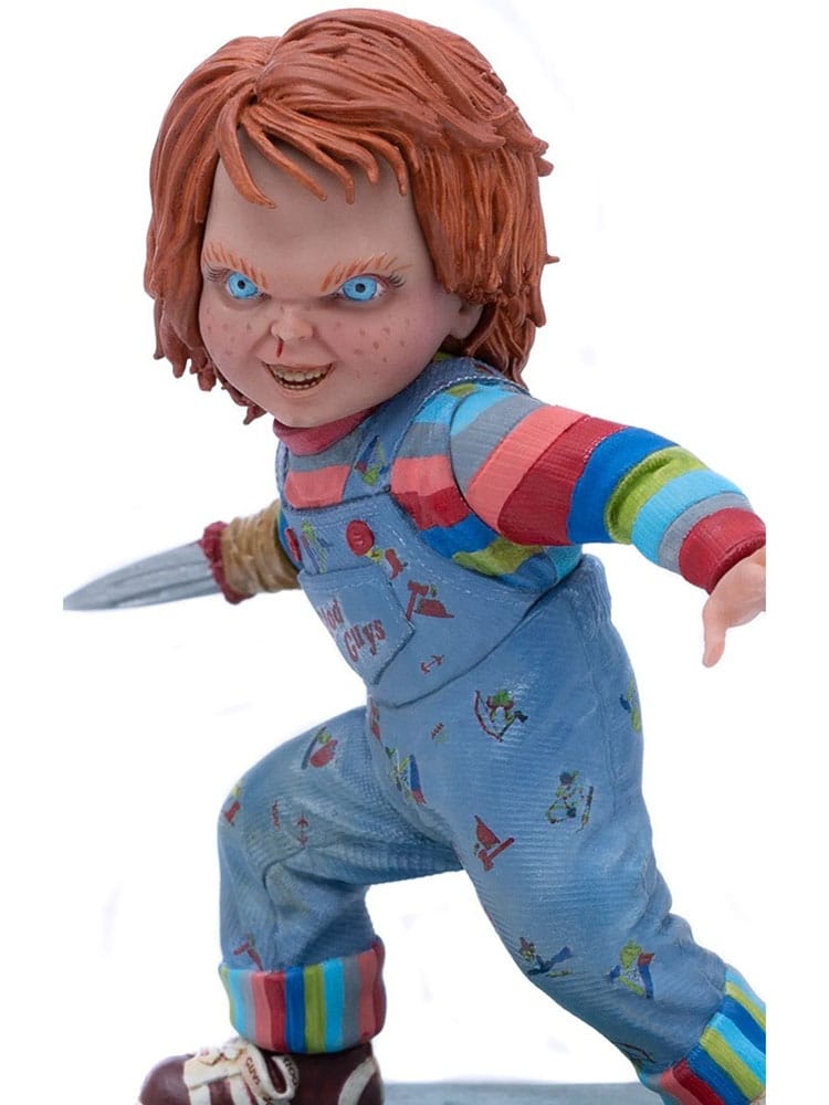 Statuette Chucky la poupée de sang, vue latérale gauche, détails du visage et des cheveux