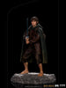 Vue latérale de la statuette Frodo avec son épée Dard