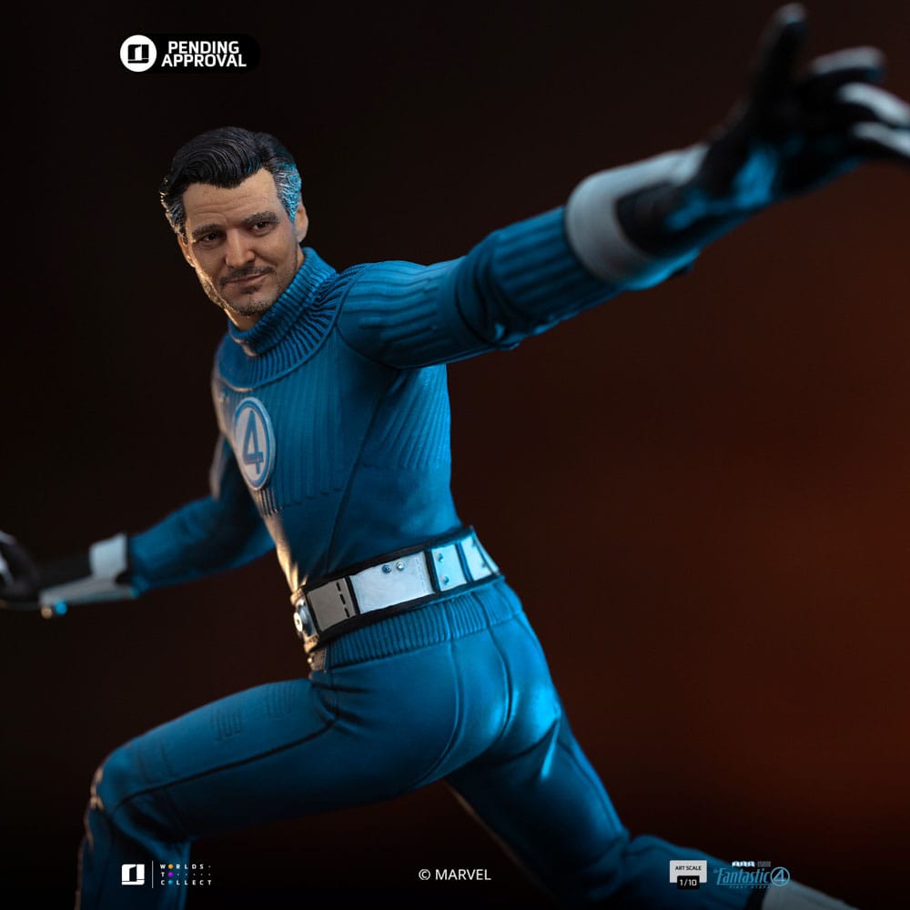 Détail du visage de Mr. Fantastic et de H.E.R.B.I.E sur la statuette
