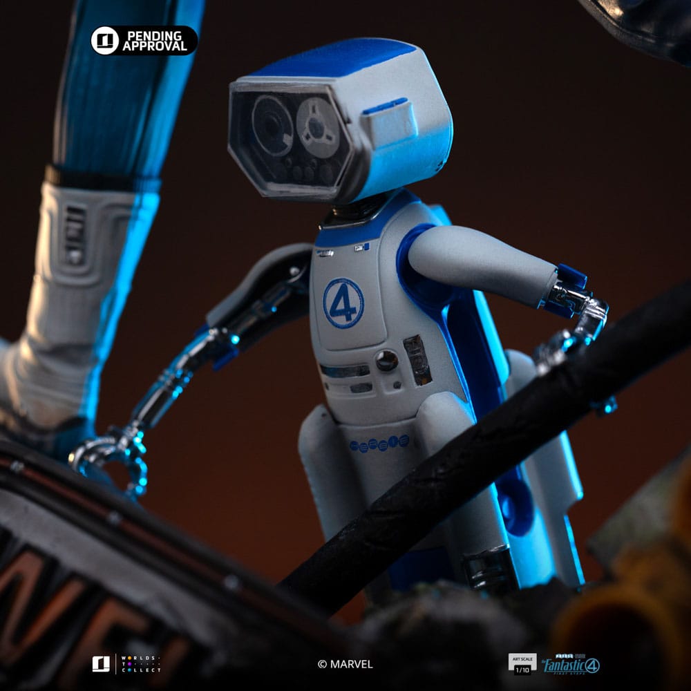 Vue latérale de la statuette Mr. Fantastic 1/10 Iron Studios