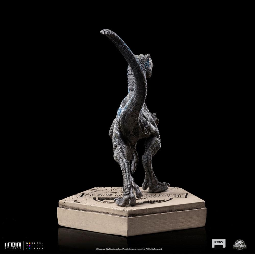 Détail des griffes et de la texture de la peau de la statuette Velociraptor Blue