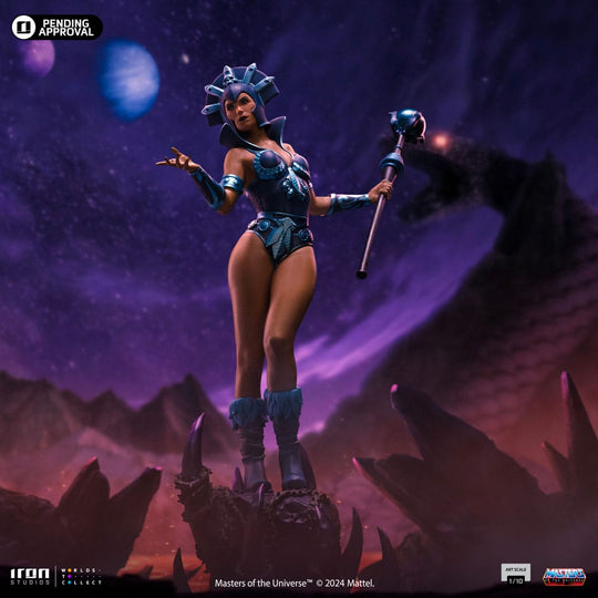 Statuette Evil-Lyn MOTU, perspective dynamique