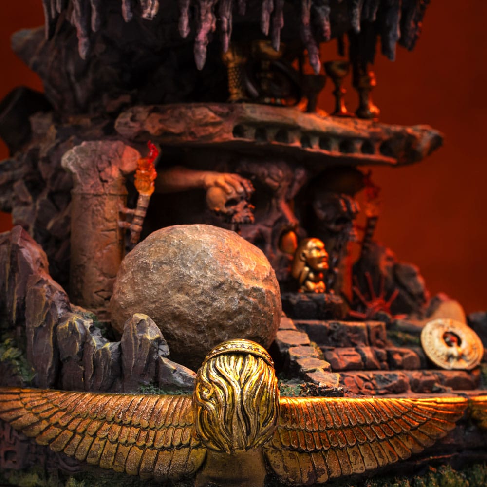 Statuette Indiana Jones en action - scène iconique