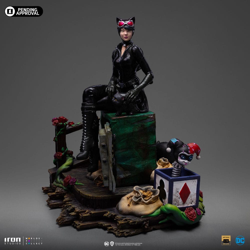 Statuette Catwoman (Gotham City Sirens) sur son socle détaillé