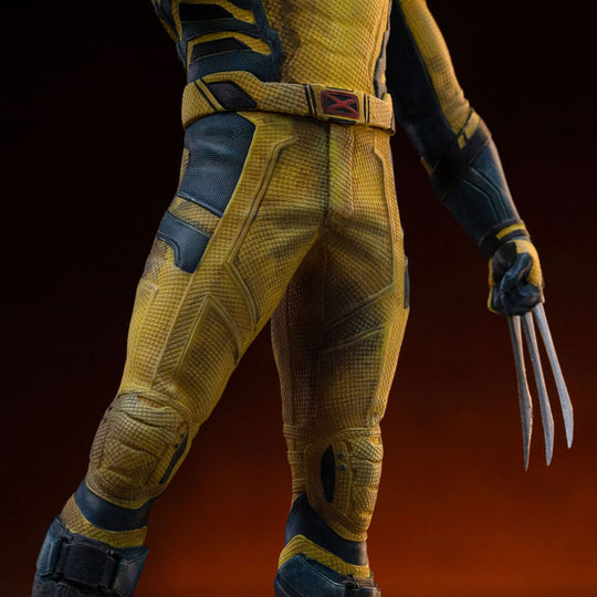 Vue arrière de la statuette Deadpool 3 Wolverine et Headpool, montrant les détails des armes