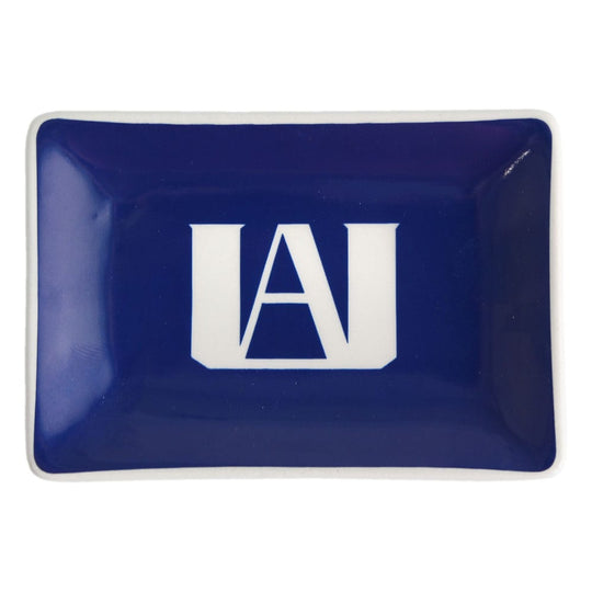 Détail du logo UA sur le plateau à sushi My Hero Academia en céramique