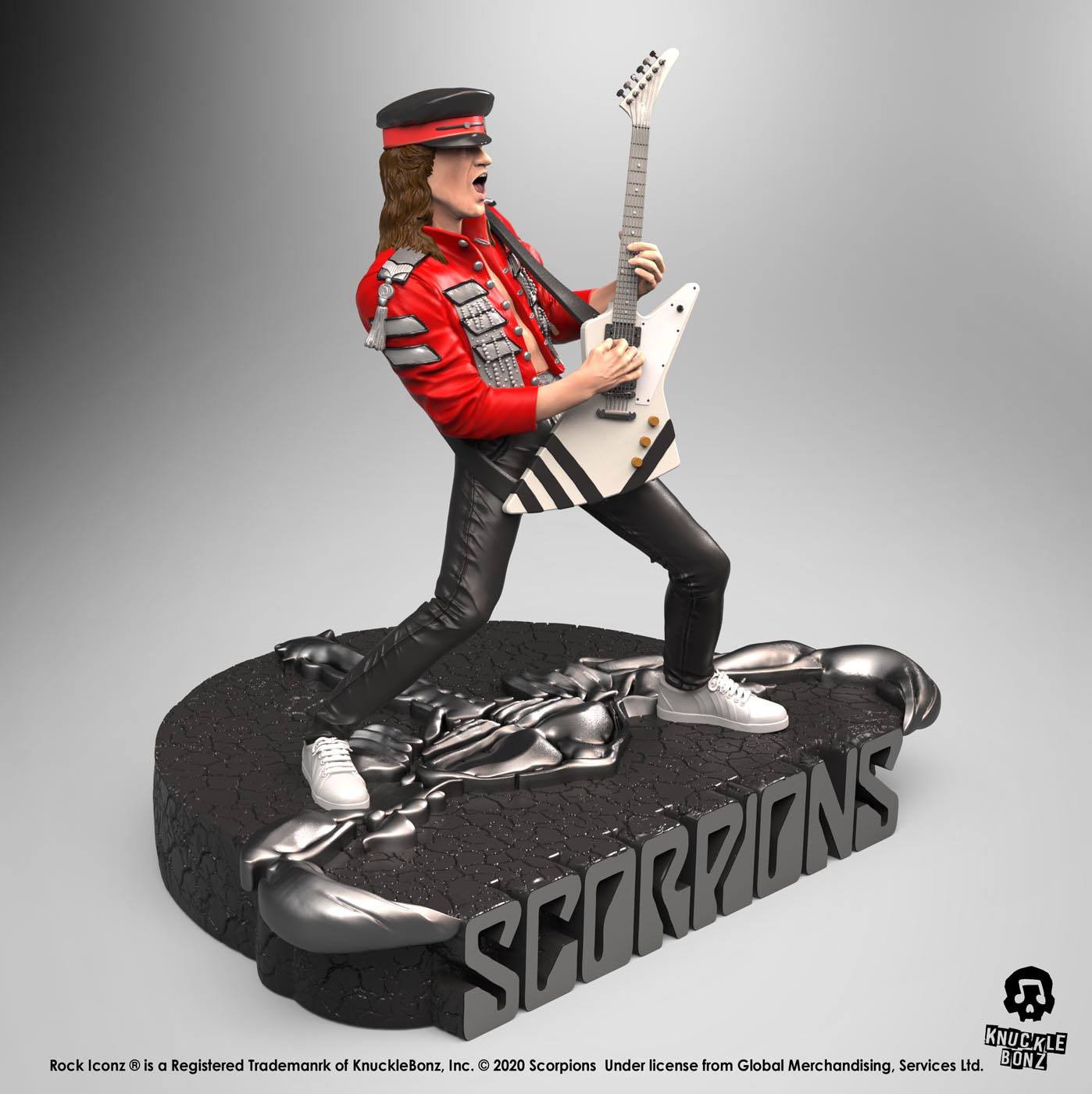 Détail du socle décoratif de la statuette Matthias Jabs édition limitée
