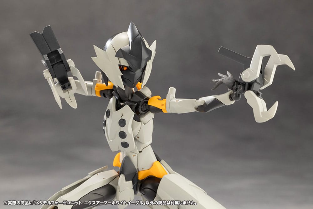 Figurine Megalomaria en action avec l'Exarmor White Eagle
