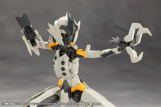 Figurine Megalomaria en action avec l'Exarmor White Eagle